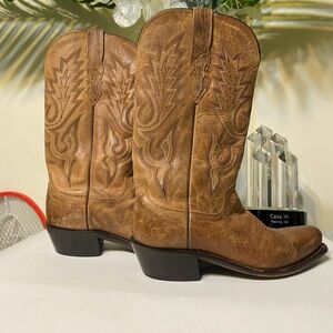 Lucchese Western Cowboy Boots.  Men Size 8.5